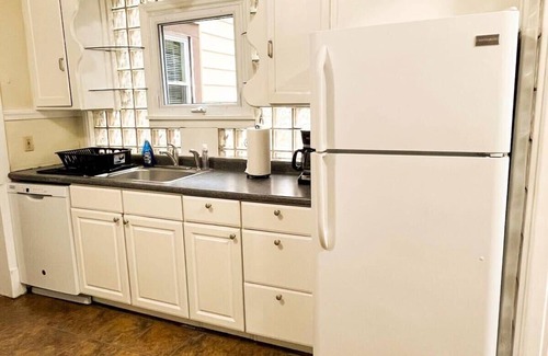Oneonta Apartment | 1st Base Apt 1 - All Star Baseball Rentals