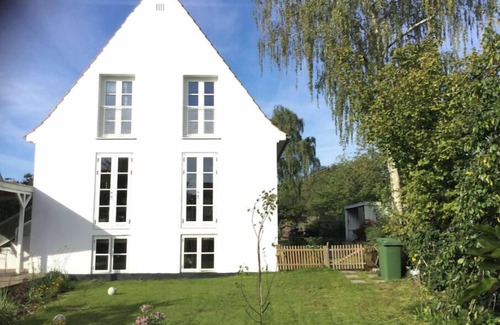 Vanlose House | 1st floor apartment in a classical Danish villa