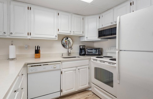 Midtown Ocean City Condo | 1st floor, oceanblock property at 47th St, just steps to beach, close to nightlife