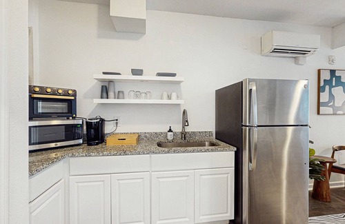 Goose Creek Apartment | 1st Floor Studio in Pet Friendly Walkable Resort with Pools