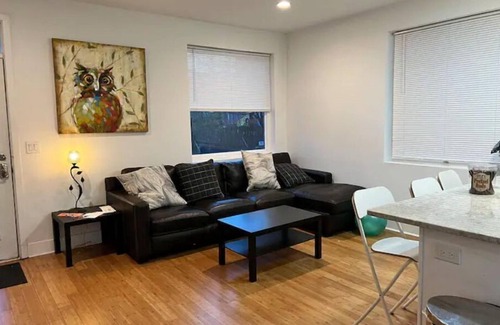 West Philadelphia Apartment | 1st floor studio with backyard