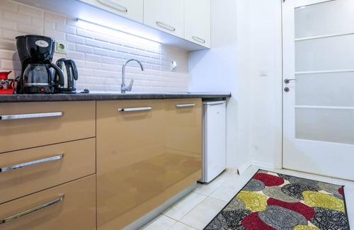 Pendik District Apartment | 2+1 Modern Flat with Balcony in Tuzla