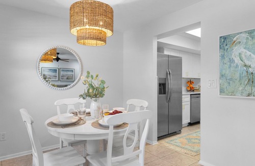 Port Canaveral House | 2/2/KING Bed, no stairs, 3 blks to beach, relaxing/private yard