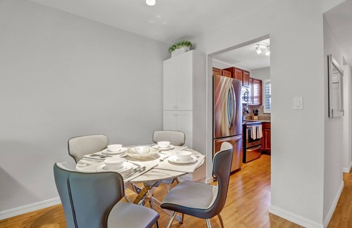 Central Naples Apartment | 2/2 Lovely Home away from home, only monthly rental