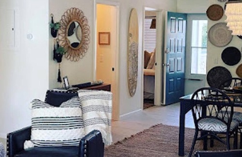 Saint Simons Heights Condo | 2.2 miles to Beach! Beautiful condo located next to Redfern Village.