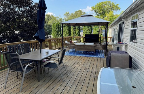 State College House | 2.5 miles from Beaver Stadium our Charming 3-bedroom house with AC, WiFi