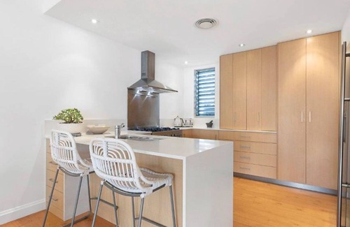 Tewantin Villa | 2/9 HILTON ESPLANADE NOOSAVILLE