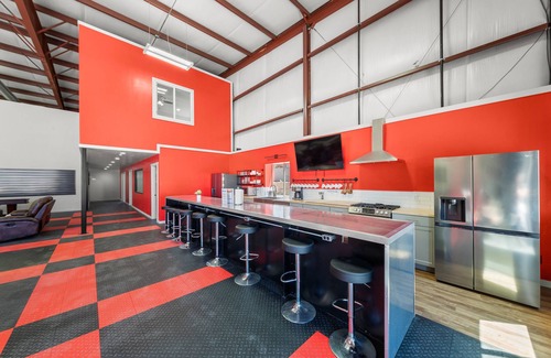 Moab South Valley House | 2 acre Gated Parking Lot, sleeps 16-25! hot tub, fire pit, games & entertainment