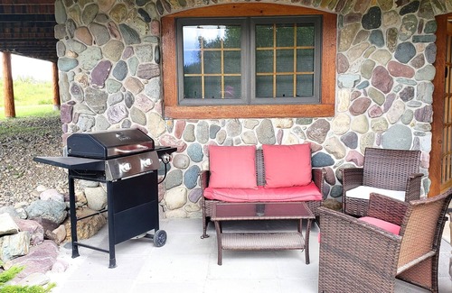 West Glacier Apartment | 2 BD, 2B with Jet Bath Tub, Sauna, Sleeps 6, 2 minutes from West Glacier