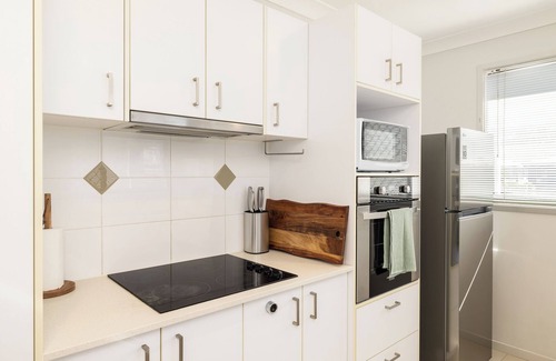 Rocklea Apartment | 2 Bdr Apt! Spotless! Garage Parking! 219D2