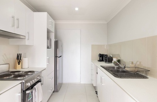 Rocklea Apartment | 2 Bdr Apt! Spotless! Garage Parking! 318D2