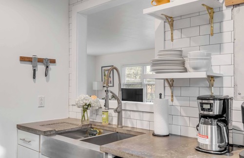 Charleston House | 2 BDR Downtown Charleston Home