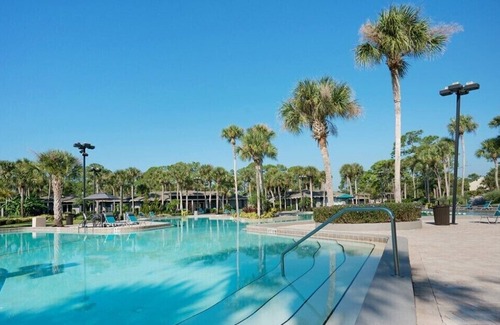 Baymeadows House | 2 bdr Tropical Oasis - 10 min from shopping, restaurants & dt, 20 min Naval base