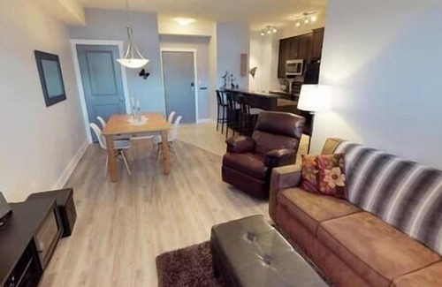 East Kootenay Condo | 2 BDRM/Hot Tub & Pool/AC/Fireplace