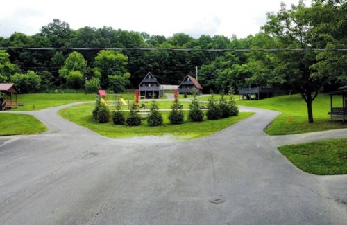 Farmers Cabin | 2 Bed, 1 Bath A-Frame Cabin by Cave Run Lakenn