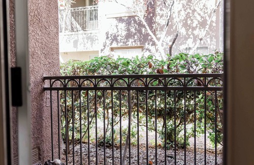 Rhodes Ranch House | 2 Bed 2 Bath - Beautiful Pool, Gym, Game Room