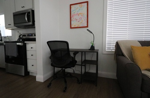 Eastside House | 2 Bed 2 Bath Gated House With Outdoor Space