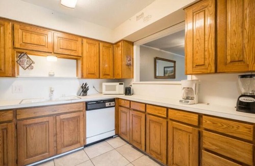 Fort Worth Condo | 2 bed 2 bath no cleaning fees!