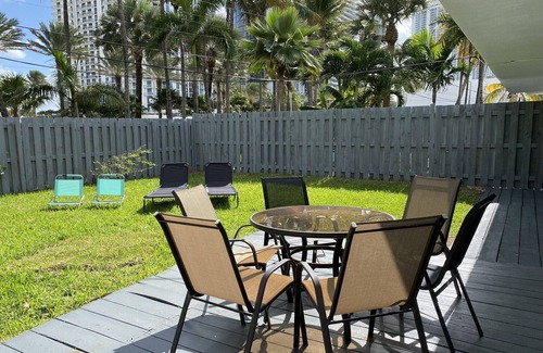 Sunny Isles Beach Ski Chalet | 2 bed 2 bath Beach 1 min walk SEPT Book 3 Nights 100 OFF