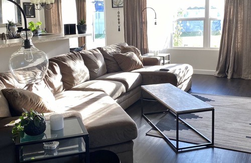 St. John House | 2 Bed, 2 Full Baths Ranch Townhome Near Chicago