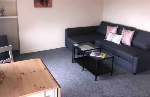 Castle Apartment | 2 Bed apartment with a Sea View.