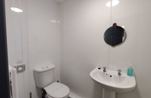 St. Thomas Apartment | 2 Bed Apt, 2 En-Suites, Fully Equipped Kitchen
