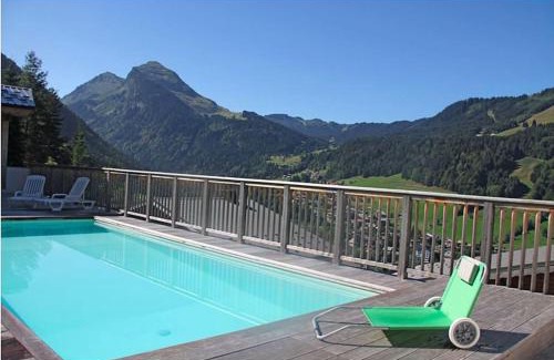 Morzine Ski Chalet | 2 bed Chalet, sleeps 5 with shared pool - Morzine