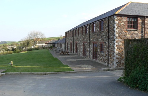 Saint Austell Bay Cottage | 2 bed Cornish cottage with panoramic views of St Austell Bay. Golf on doorstep.