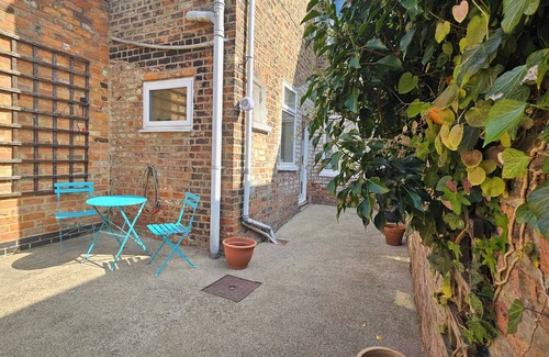 York House | 2 Bed House near York train station, sleeps 4