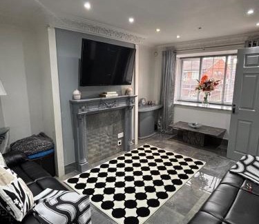 Vauxhall House | 2 bed house sleeps 4-5