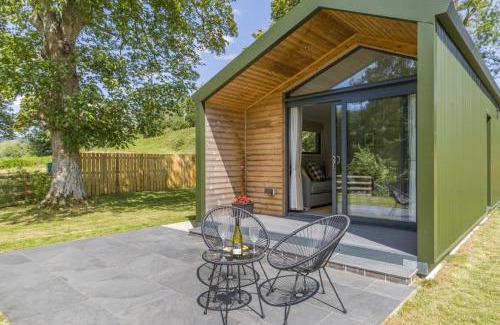 Machynlleth Cabin | 2 Bed in Cemmaes oc-a32660