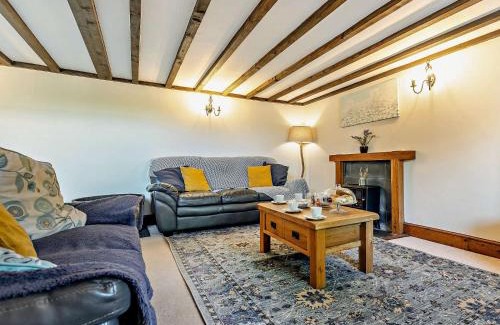 Launceston House | 2 Bed in Launceston 92551