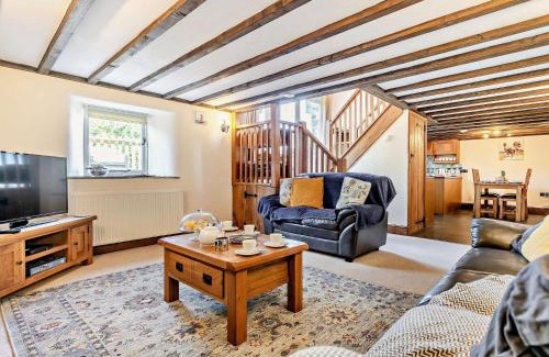 Launceston House | 2 Bed in Launceston 92551
