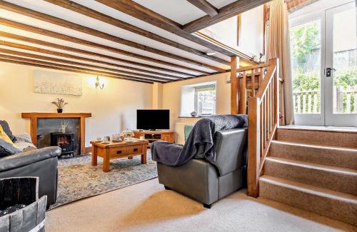 Launceston House | 2 Bed in Launceston 92551