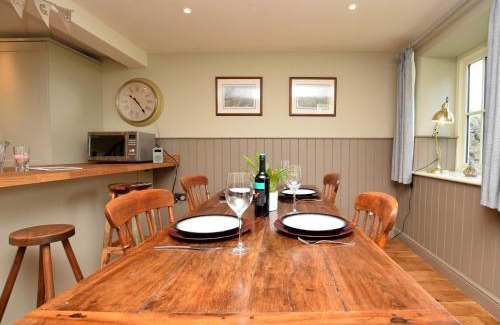 Beeley House | 2 Bed in Holymoorside 49757