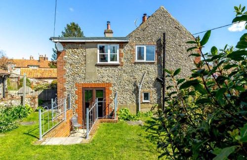 Little Walsingham House | 2 Bed in Little Walsingham KT093