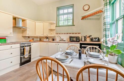 Alford House | 2 Bed in Mablethorpe 94226