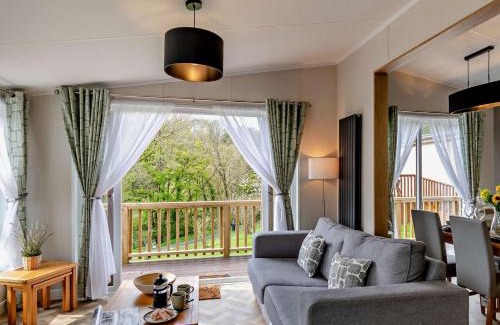 Newport House | 2 Bed in Newport 94717