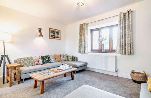 Long Barn House | 2 Bed in Taunton 93581