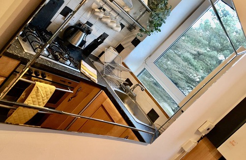 Central Aberdeen Apartment | 2 Bed**Luxury Central Apartment-Rosemount** Free Parking / WiFi