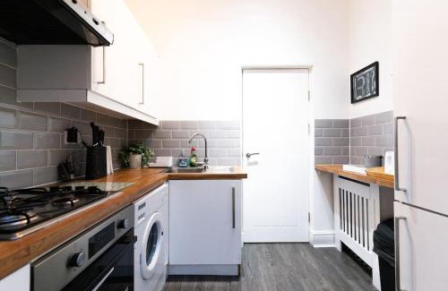 Edgbaston Apartment | 2-Bed Luxury with Free Parking
