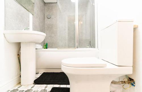 Edgbaston Apartment | 2-Bed Luxury with Free Parking