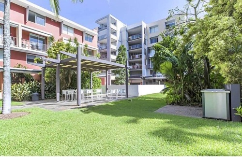 Kelvin Grove Apartment | 2-Bed Near Brisbane CBD with Pool, Sauna & BBQ