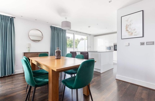 East Putney Apartment | 2 Bed Penthouse in Wandsworth
