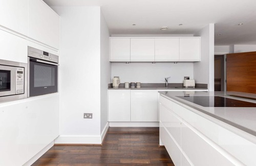 East Putney Apartment | 2 Bed Penthouse in Wandsworth