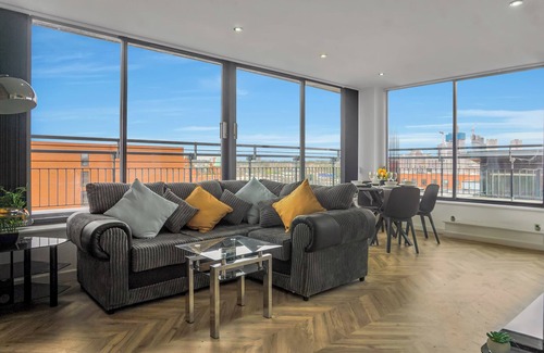Bordesley Apartment | 2 Bed Penthouse With Beautiful City Views