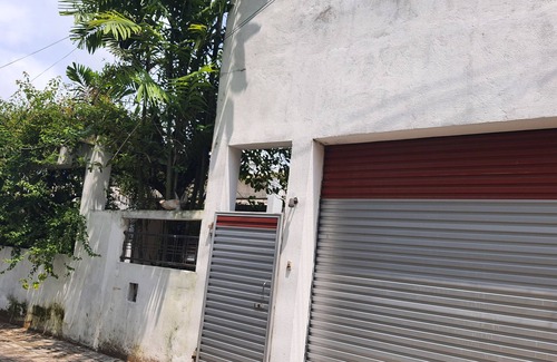 Polgasowita House | 2 bed room clean and cozy, safe and quite lodging away from Colombo traffic.