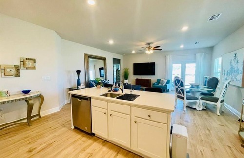 Port St. Joe Resort | 2-bedr duplex in Beach Resort. Beaches, 2 community pools, fire pit, pets, more!