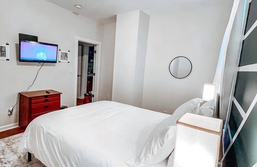 Stratford Apartment | 2 bedroom 1st floor unit 7 minute drive from short beach