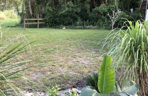 Bradenton Cottage | 2 Bedroom 2.5 Bath (sleeps 4) Historic home by Riverwalk & Parks (min.30 nights)